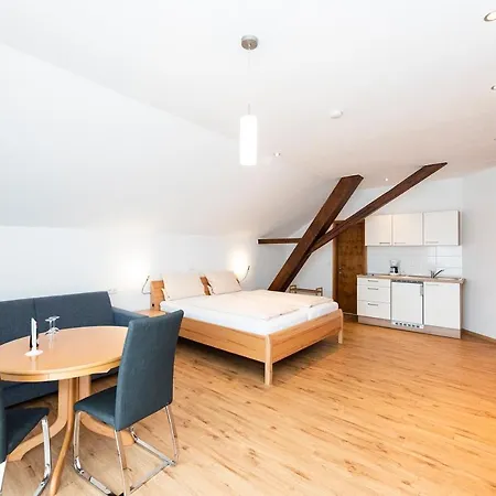Weingut Und Gastehof Borst Värdshus *